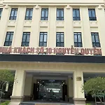 NguyẽN QuyèN Hotel