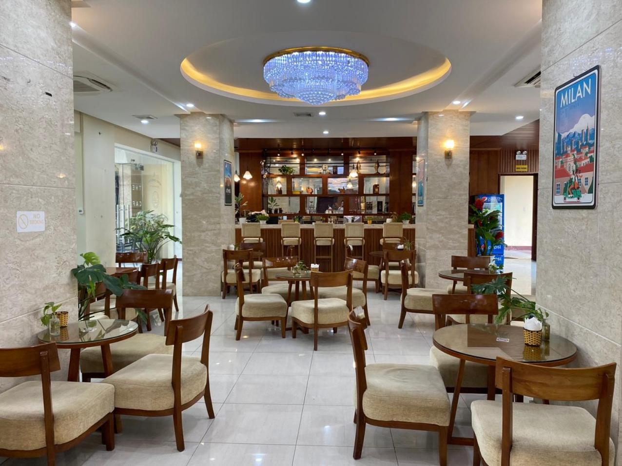 Nguyẽn Quyèn Khách sạn Hà Nội